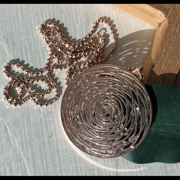Statement necklace - rose gold swirl with crystals - Picture 8 of 9
